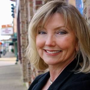 Meet your Posher, Dana